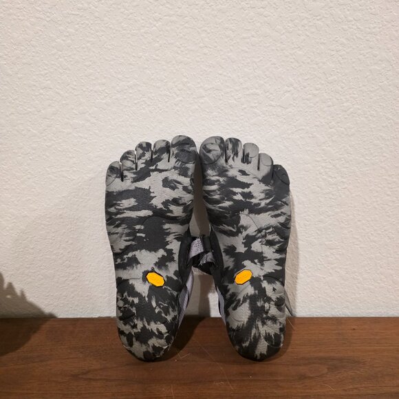 NWT Vibram Five Finger Shoes M1485 Sz 41 (US - 8 Mens) - Picture 2 of 3